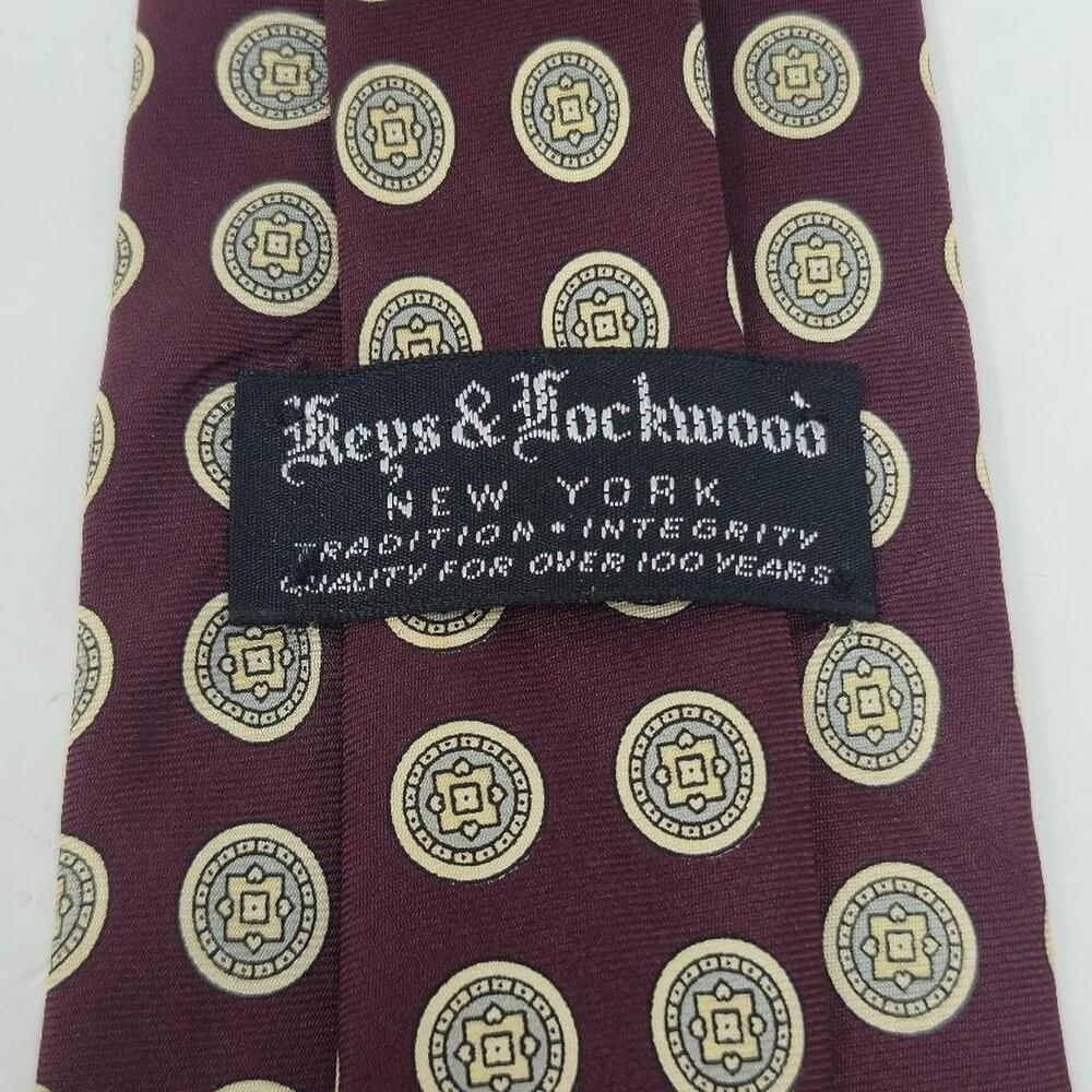 Keys &amp; Lockwood New York Burgundy Geometric Medallion Pure Silk Tie - Picture 5 of 6